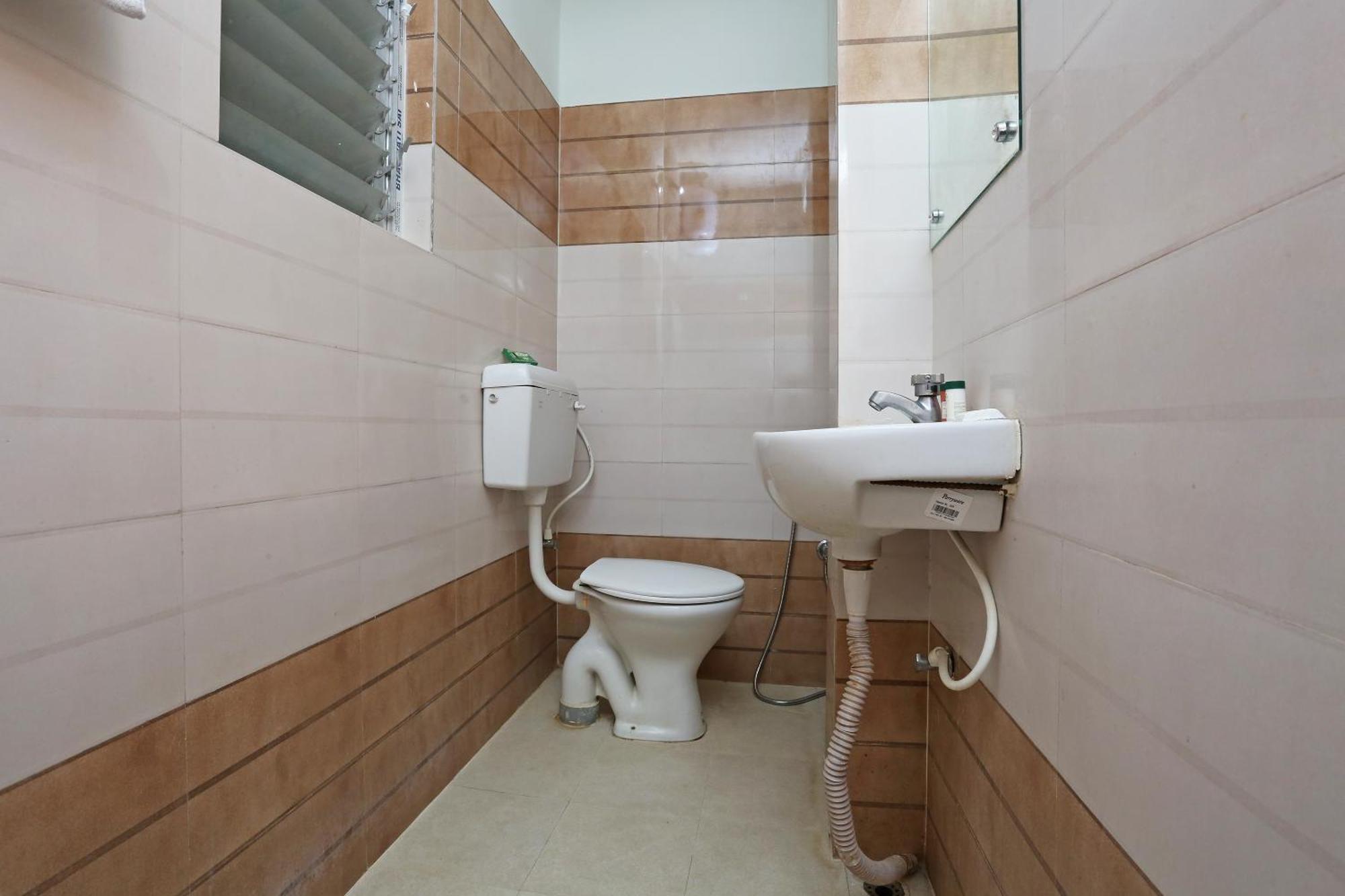 Hotel O Aashray Guest House กูวาฮาติ ภายนอก รูปภาพ